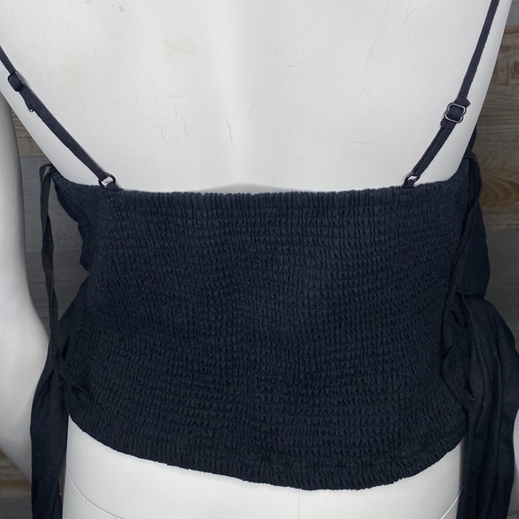 Free People wrap around top black size M - Picture 8 of 8